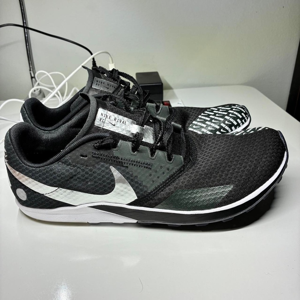 Brand New! Nike Rival XC 2 black & white sneakers Cross Country